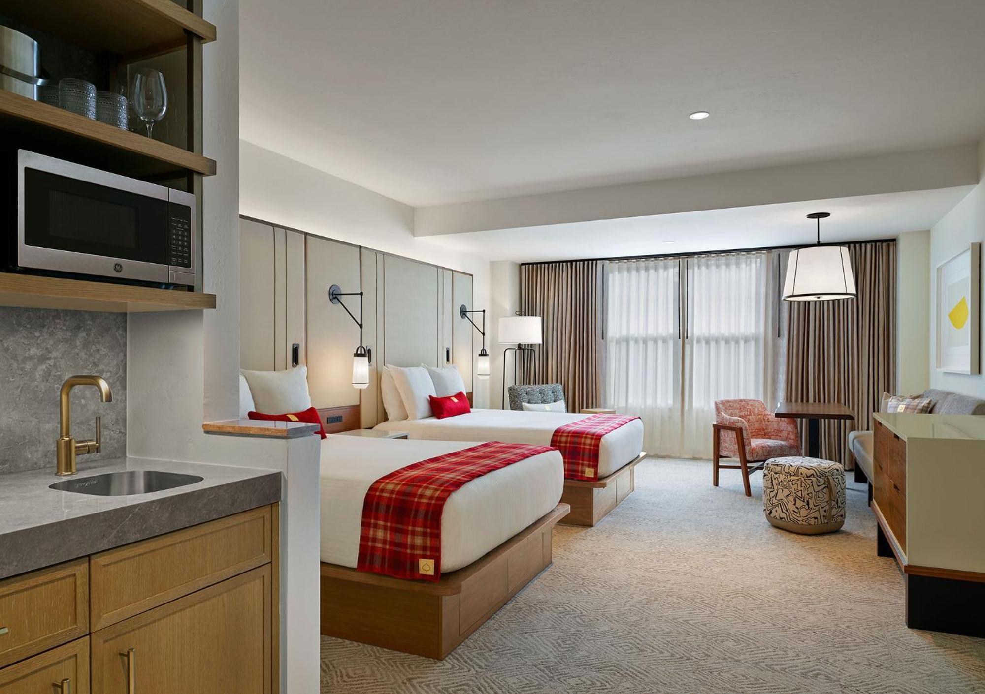 Deluxe Queen Room with Two Queen Beds,1211173378:JPEG