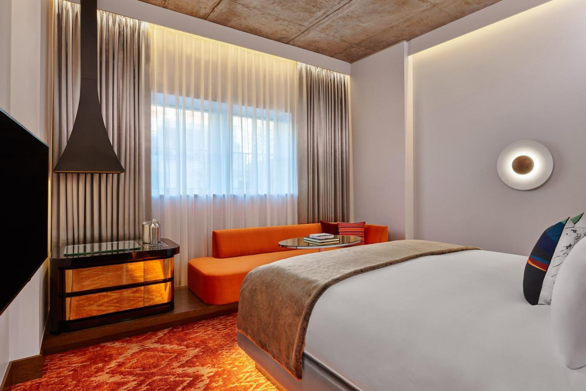 King Room with Street View,1643210375:JPEG